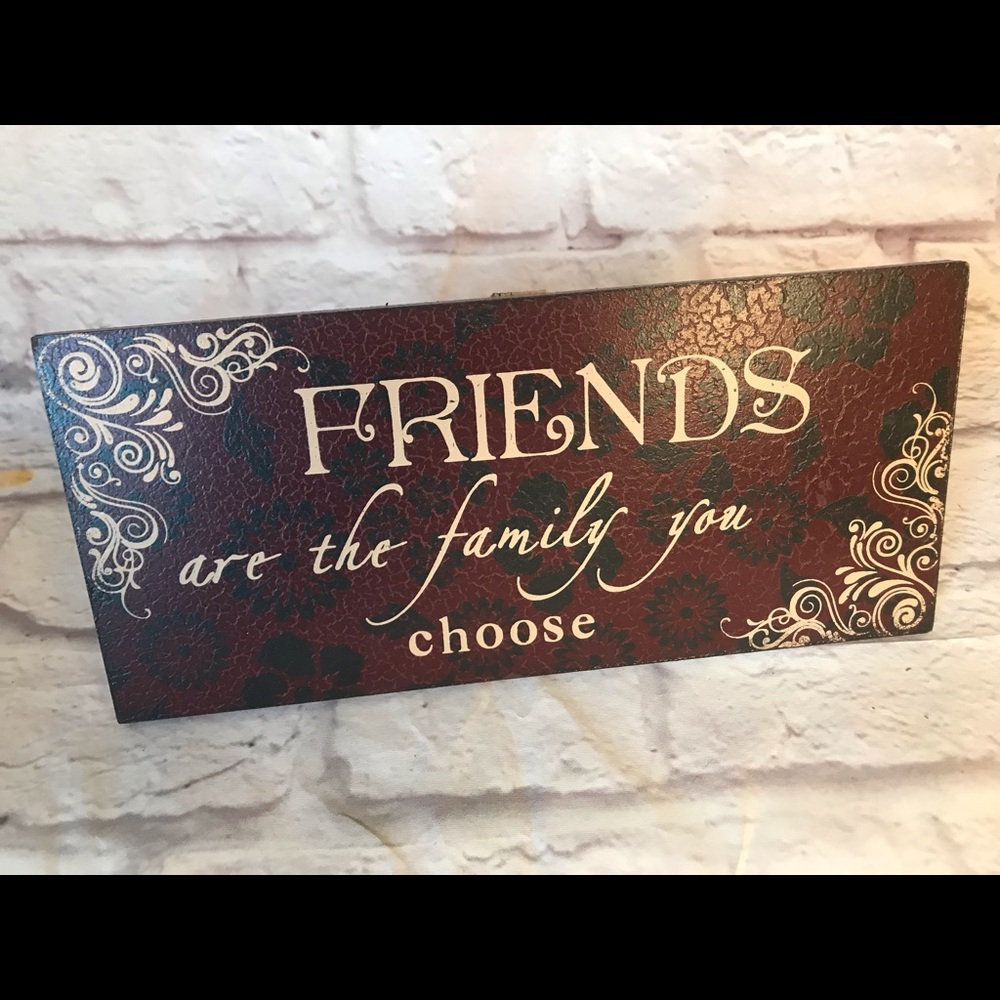 Shelf decor